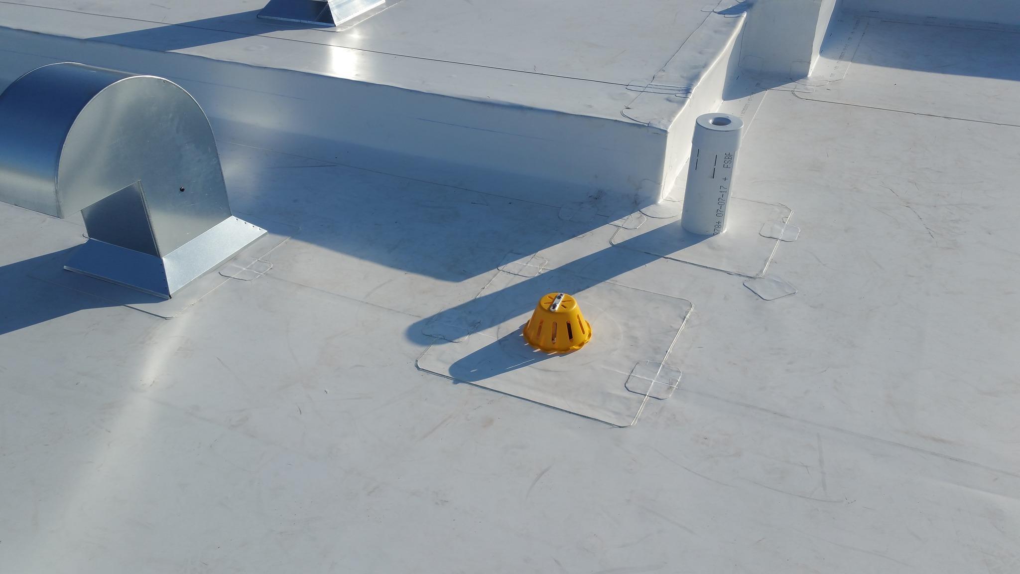  EPDM or TPO rooftop