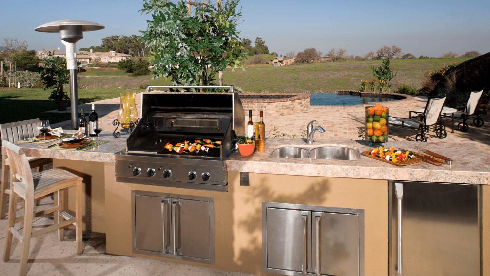 Outdoor kitchen with food