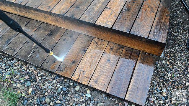 Pressure washing deck_renoquotes.com