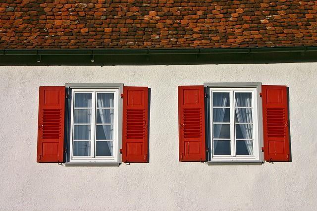 House with red windows_RenoQuotes.com