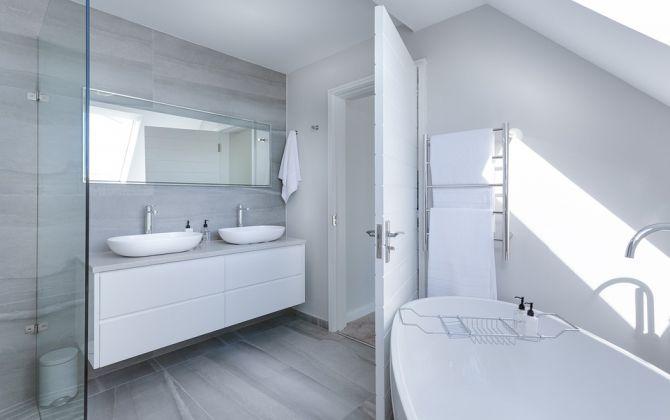 Minimalist bathtub_The big guide to bathroom storage