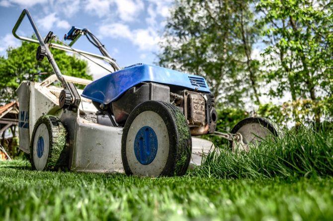 lawnmower closeup_RenoQuotes.com