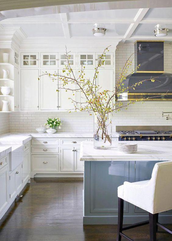 white traditional kitchen