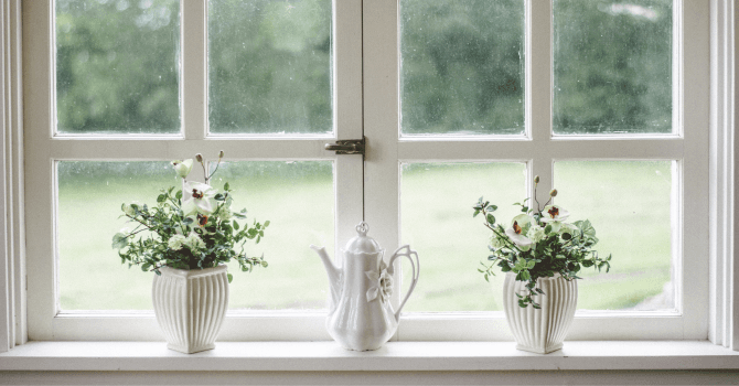 Steps to Caulk a Window