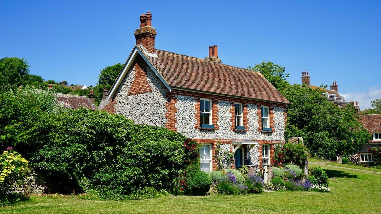 House with gable roof