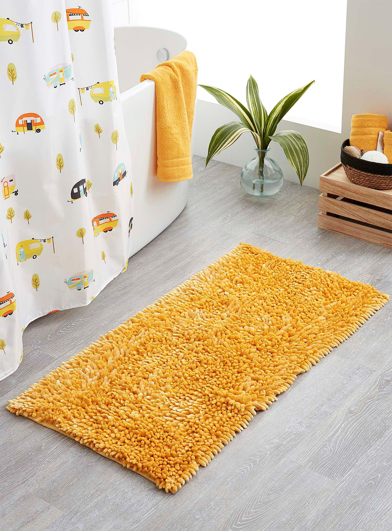 Tapis de bain jaune